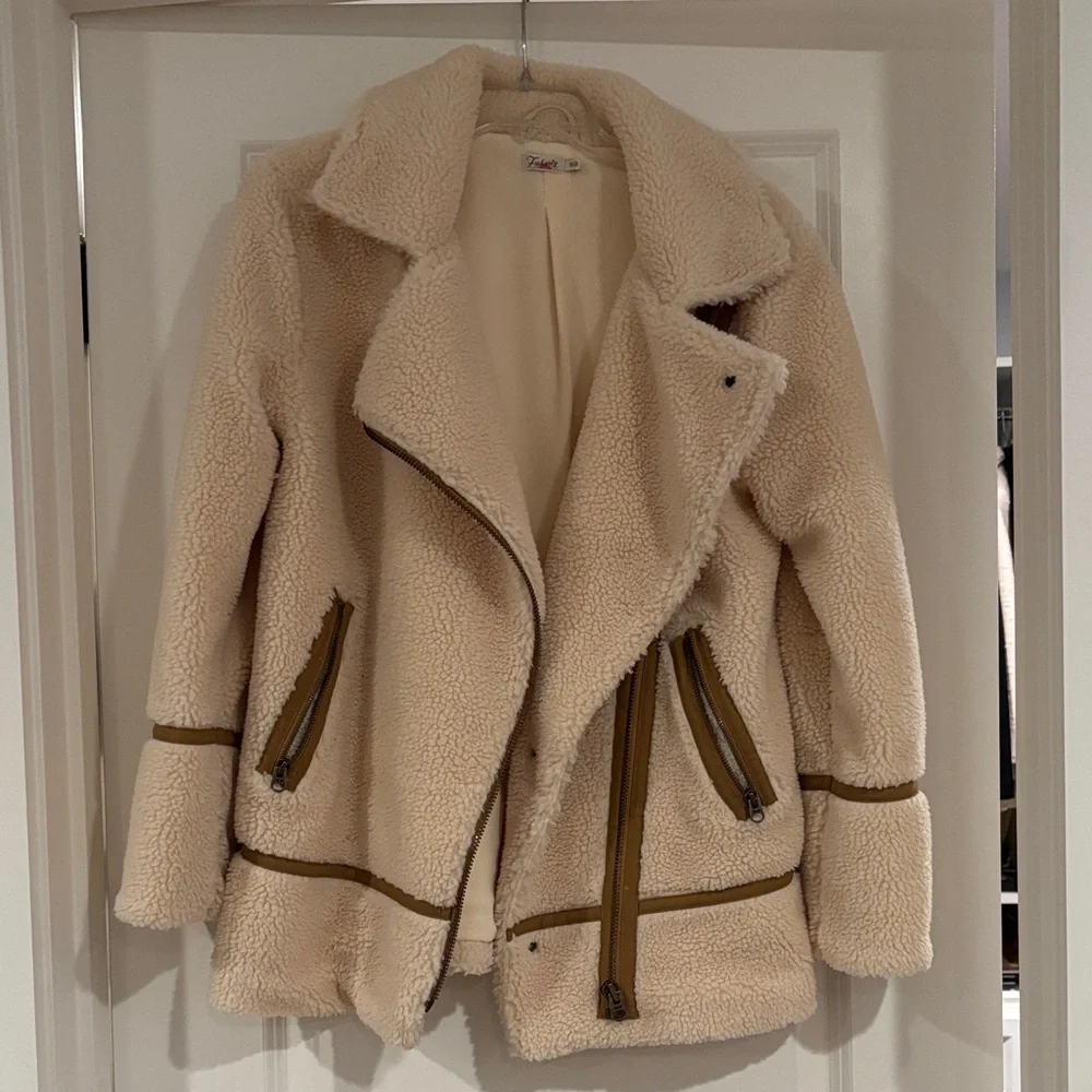 Faherty Cream Teddy Jacket with Tan Accents - Picture 1 of 4